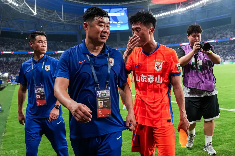 大胜北京国, 了一盆冷水