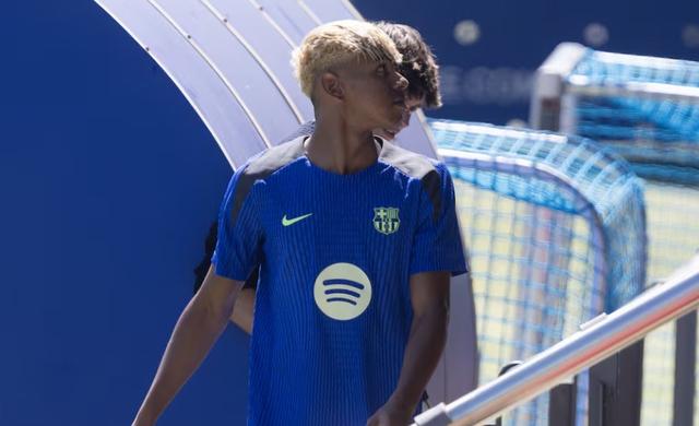 至少巴萨的, ue, 理层中的某